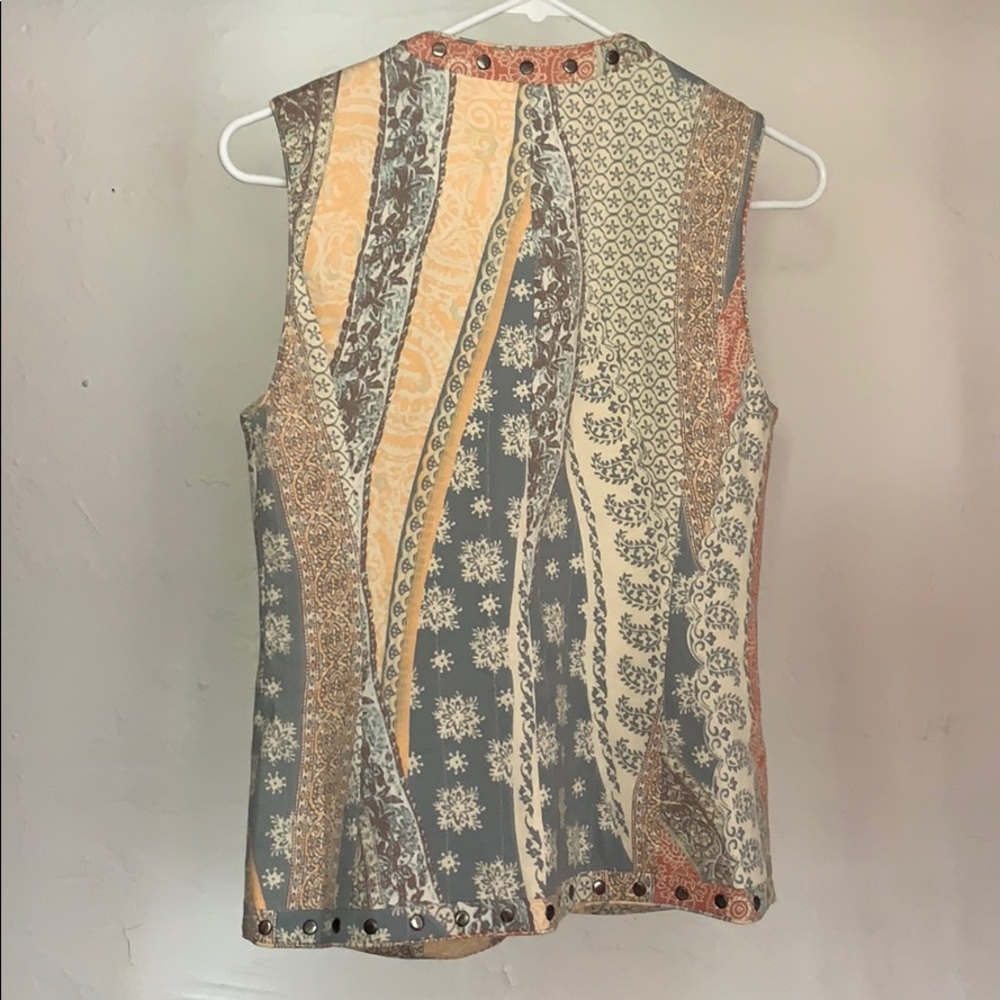 Boho Embroidered Vest - Picture 5 of 6
